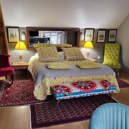 Les Glycines Bed and Breakfast Ury Exteriör bild