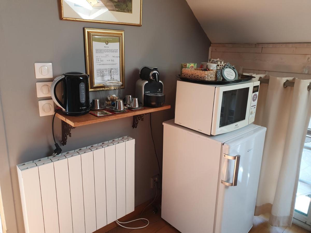 Les Glycines Bed and Breakfast Ury Exteriör bild