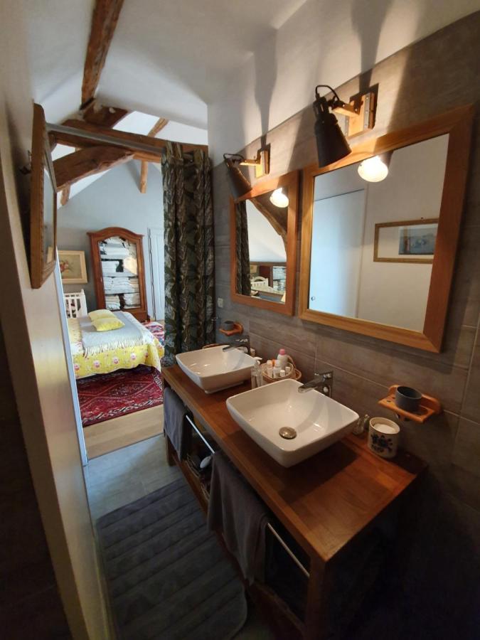 Les Glycines Bed and Breakfast Ury Exteriör bild