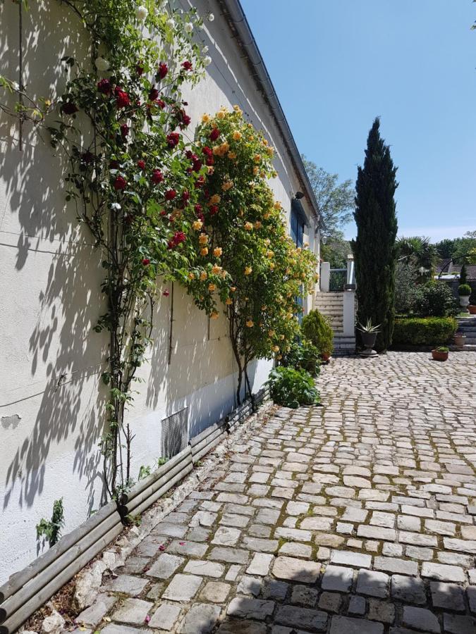 Les Glycines Bed and Breakfast Ury Exteriör bild
