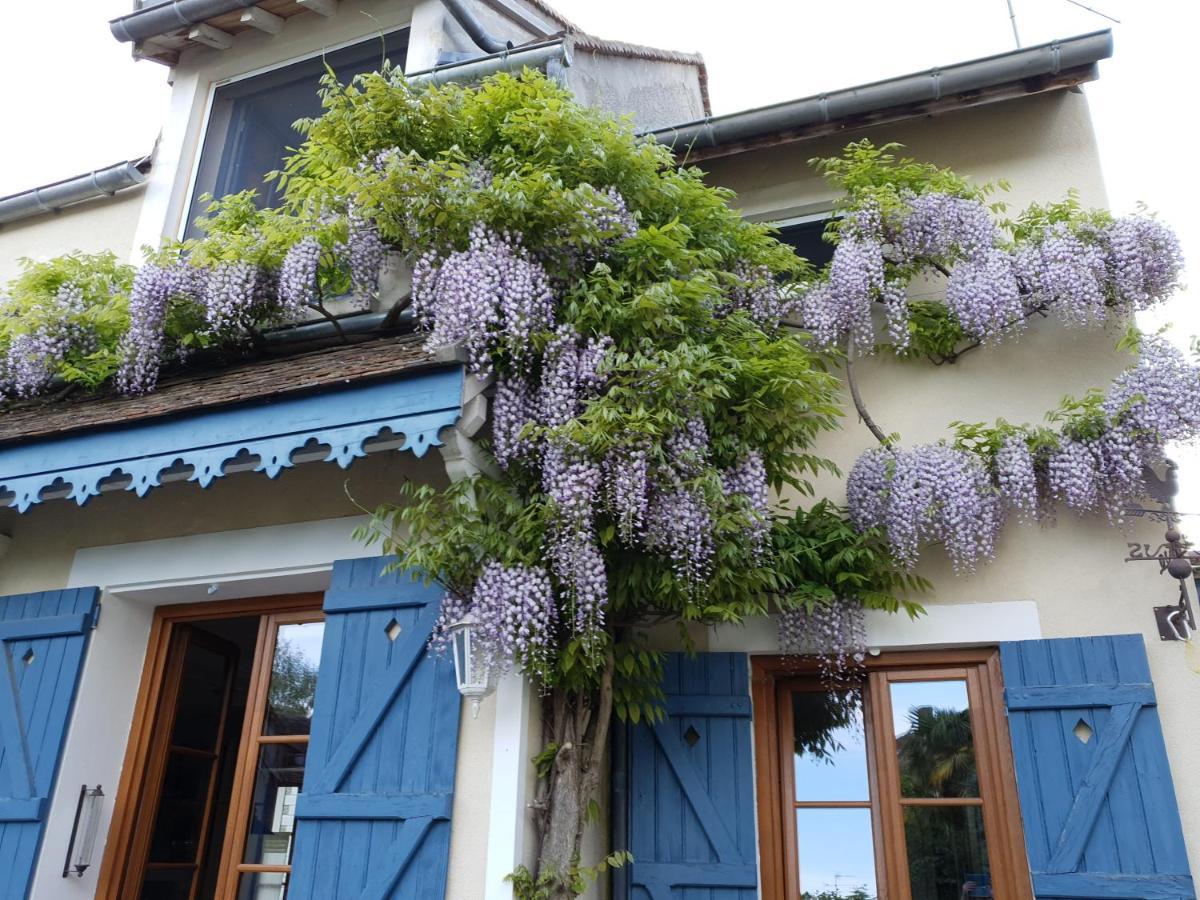 Les Glycines Bed and Breakfast Ury Exteriör bild