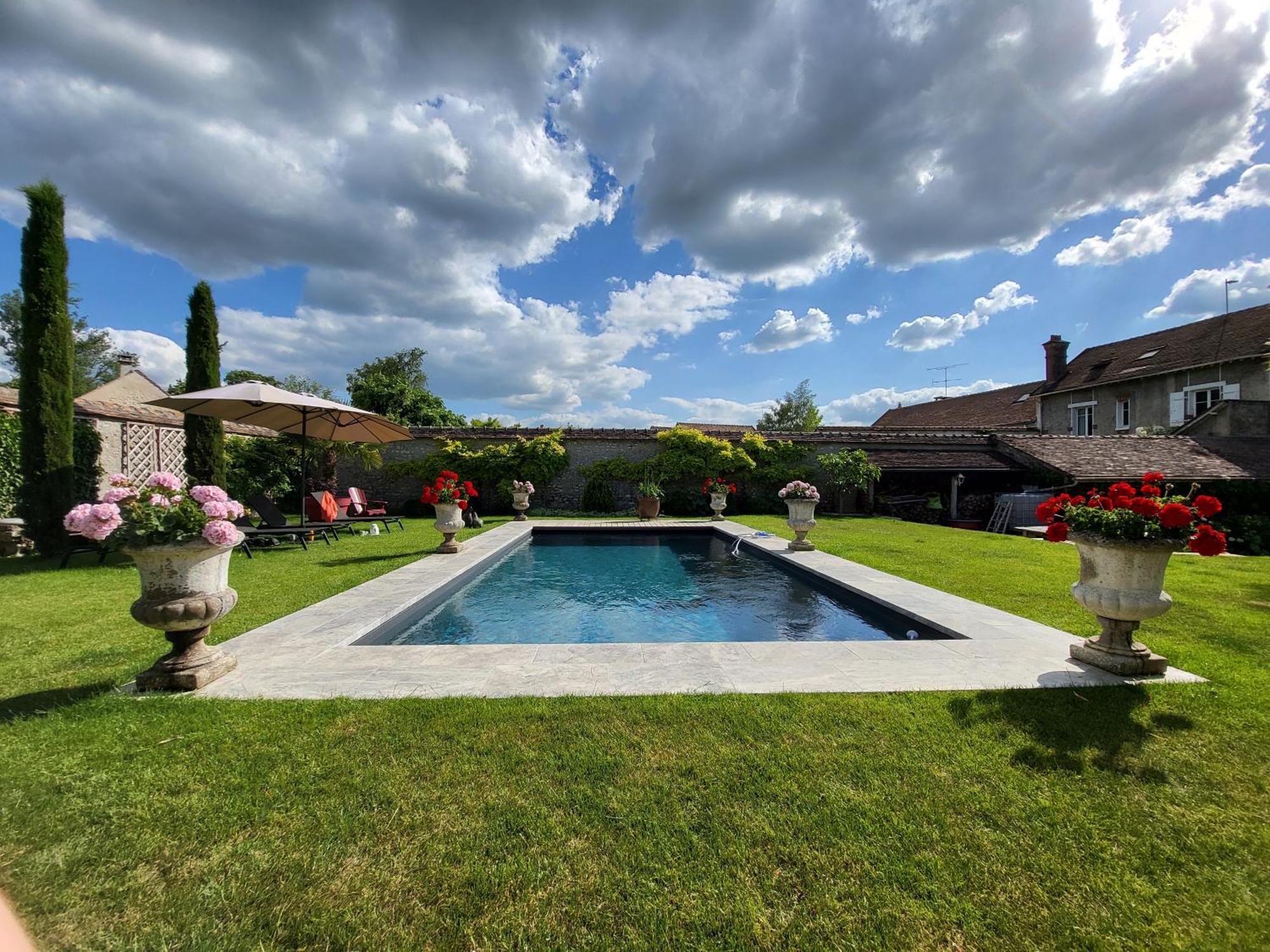 Les Glycines Bed and Breakfast Ury Exteriör bild
