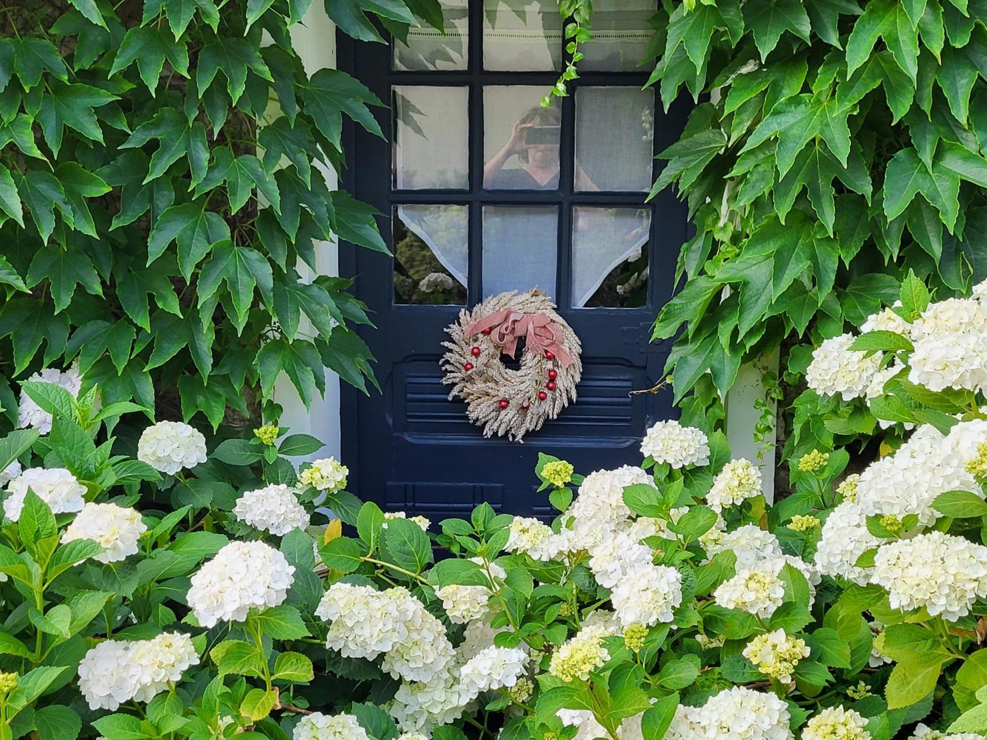 Les Glycines Bed and Breakfast Ury Exteriör bild