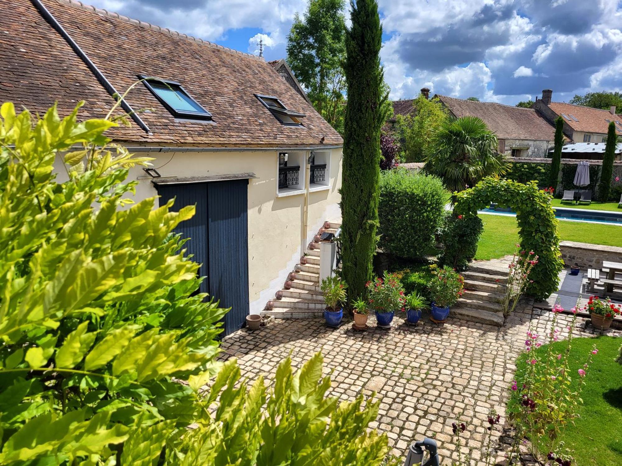 Les Glycines Bed and Breakfast Ury Exteriör bild